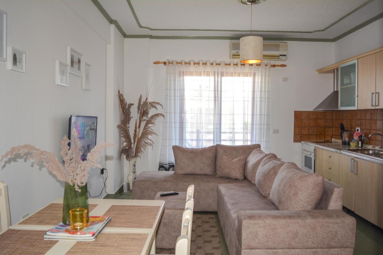 Moraceae Lovely Apartment Tirana Exteriör bild